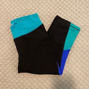 Tea Gear Women's Medium Leggings. Lightly Worn